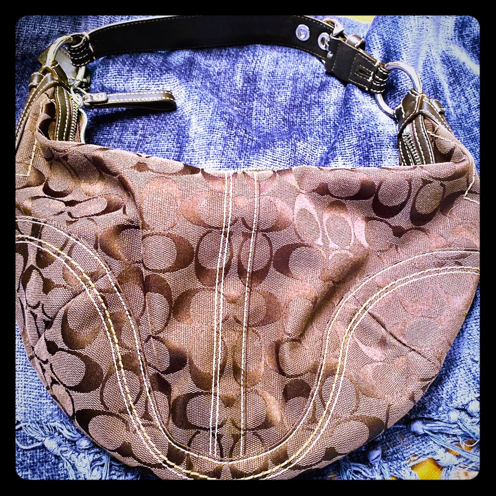 🌹Authentic Coach Soho Signature Canvas Hobo🌹